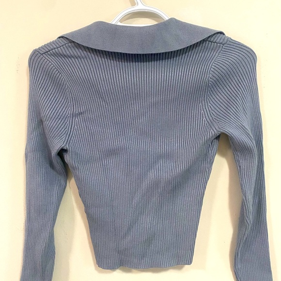 Crop Top Long Sleeve Shirt - Picture 2 of 3